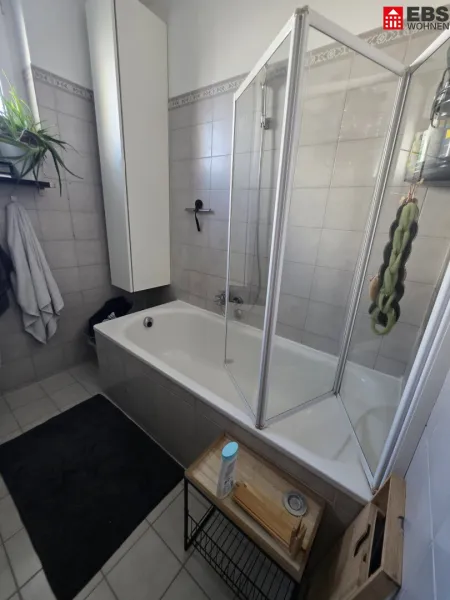 Badezimmer mit Wanne