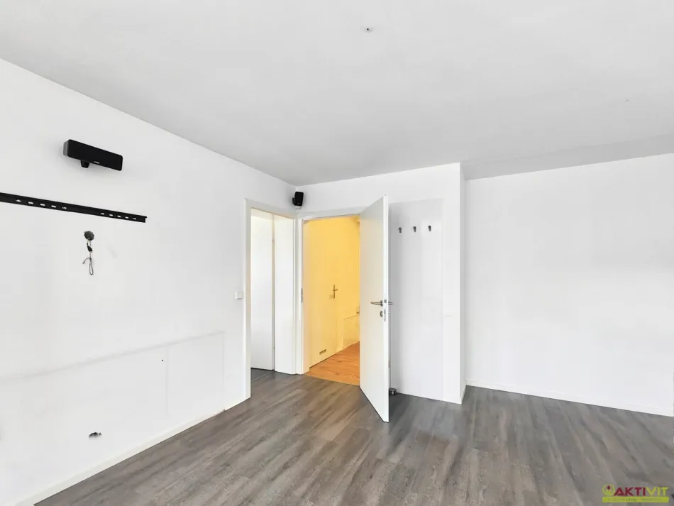 2-Zimmer-Wohnung mit Südbalkon, Lift und eigenem Carport an der südlichen Stadtgrenze von Graz - Bild