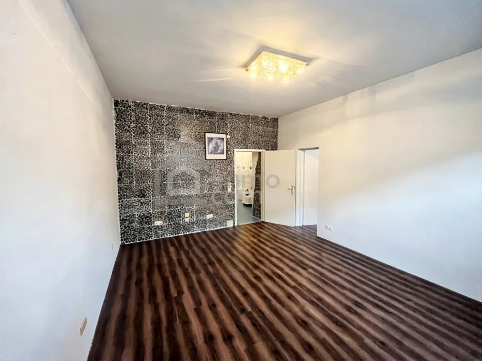 3-Zimmer-Wohnung mit großer Innenhofterrasse in 1140 Wien - Bild