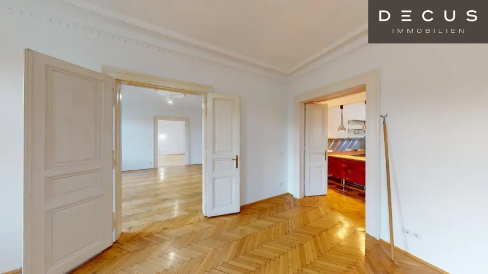 TOP LAGE | NÄHE KARLSPLATZ | 3-ZIMMER ALTBAU TRAUM | AB SOFORT VERFÜGBAR! - Bild