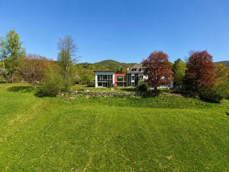 Naturweitblick auf die Liegenschaft Kompagnon Immobilien