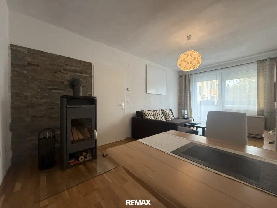 ****Neuwertige, komplett sanierte, möblierte 61 m² 2 Zimmer Wohnung inkl. Loggia und Schwedenofen**** - Titelbild