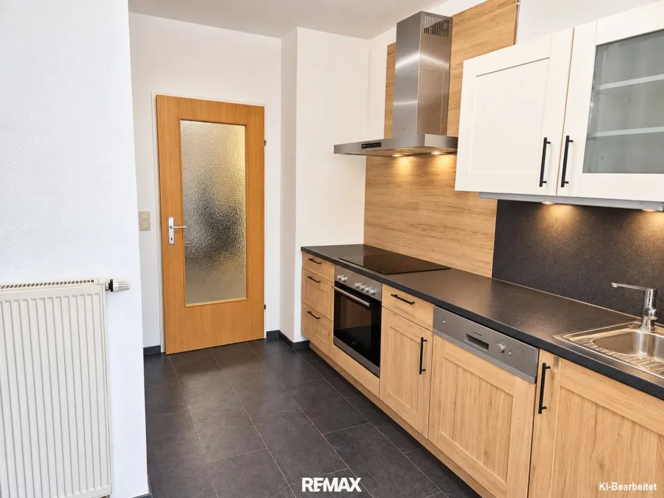 Helle, gepflegte 4-Zimmer-Eigentumswohnung mit Loggia nahe Lindetwald - Bild