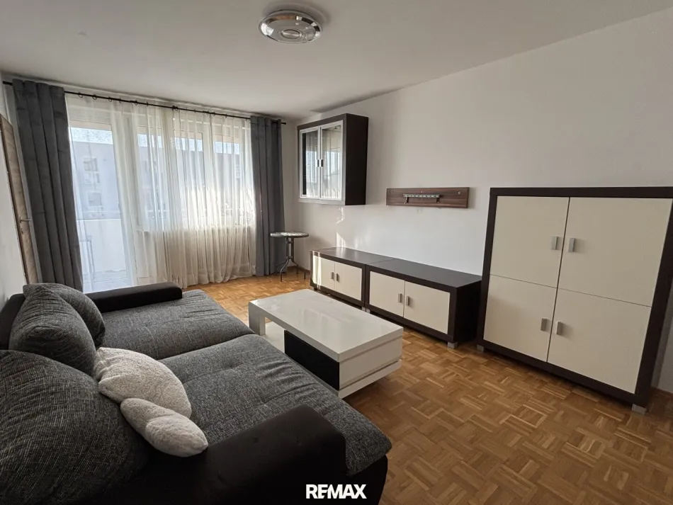Gemütliche Mietwohnung mit Loggia im 1. Stock nähe Zentrum - Bild