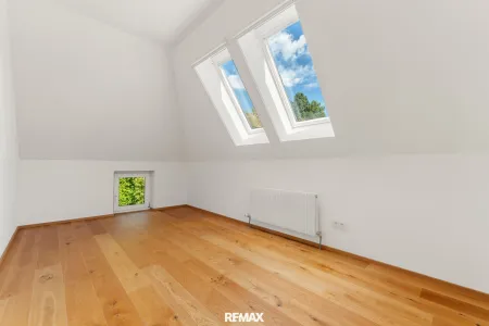 Villa 2 Zimmer OG