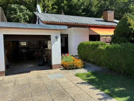Klein, fein und mit viel Potenzial - gepflegter Bungalow mit sonnigem Garten, Gruberau - Titelbild