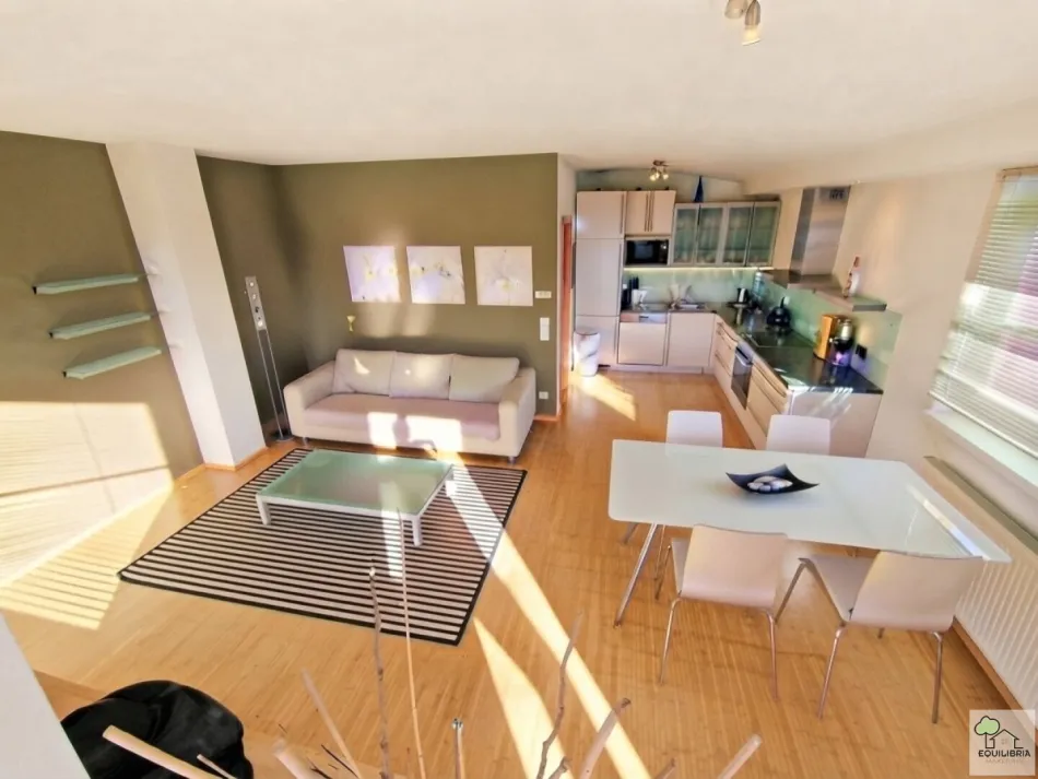 ++GRÜNBLICK++ RUHIGE UND SONNIGE 3-ZIMMER-WOHNUNG MIT ZWEI GROßEN BALKONEN plus GARAGENPLATZ - Titelbild