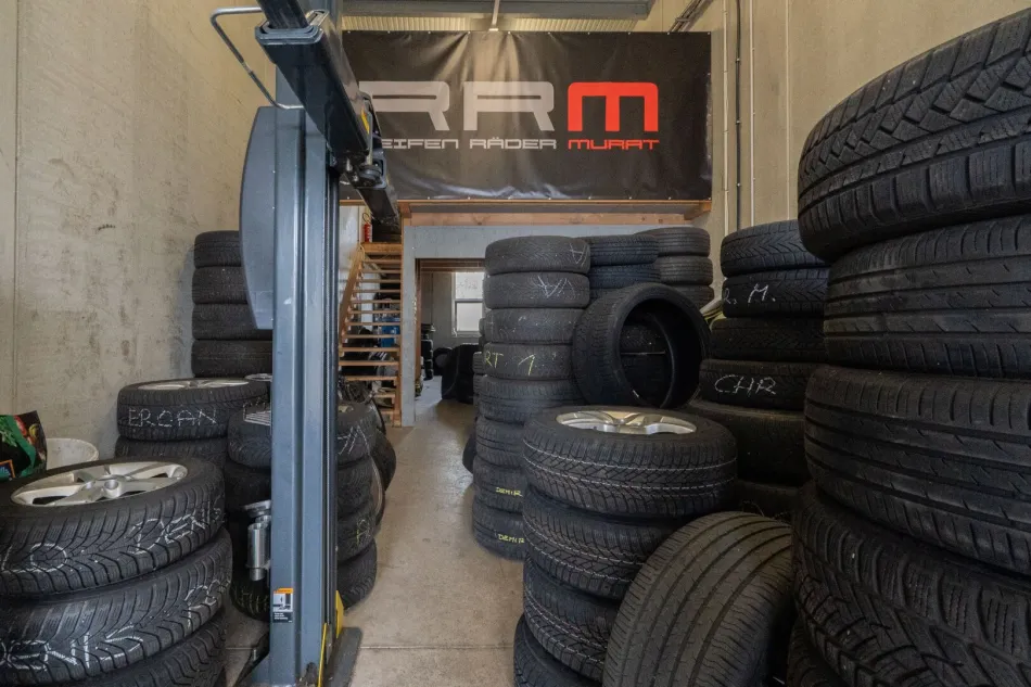 ZU MIETEN: Moderne Gewerbehalle in Marchtrenk! - Titelbild