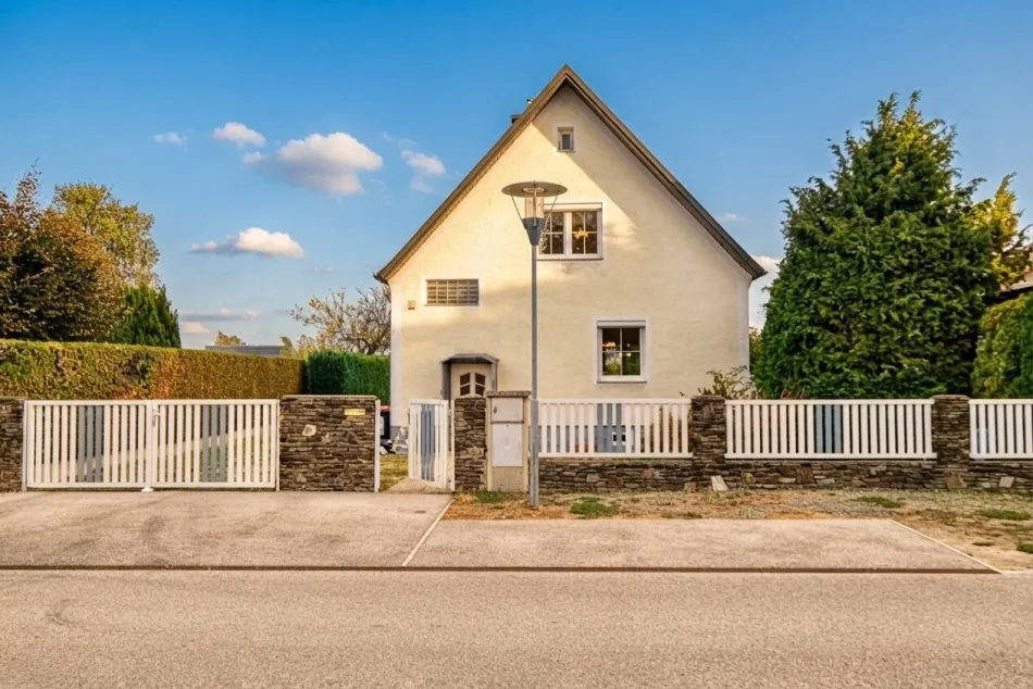 Kleines Haus mit schönem Garten am Ortsrand von Zillingdorf - Titelbild