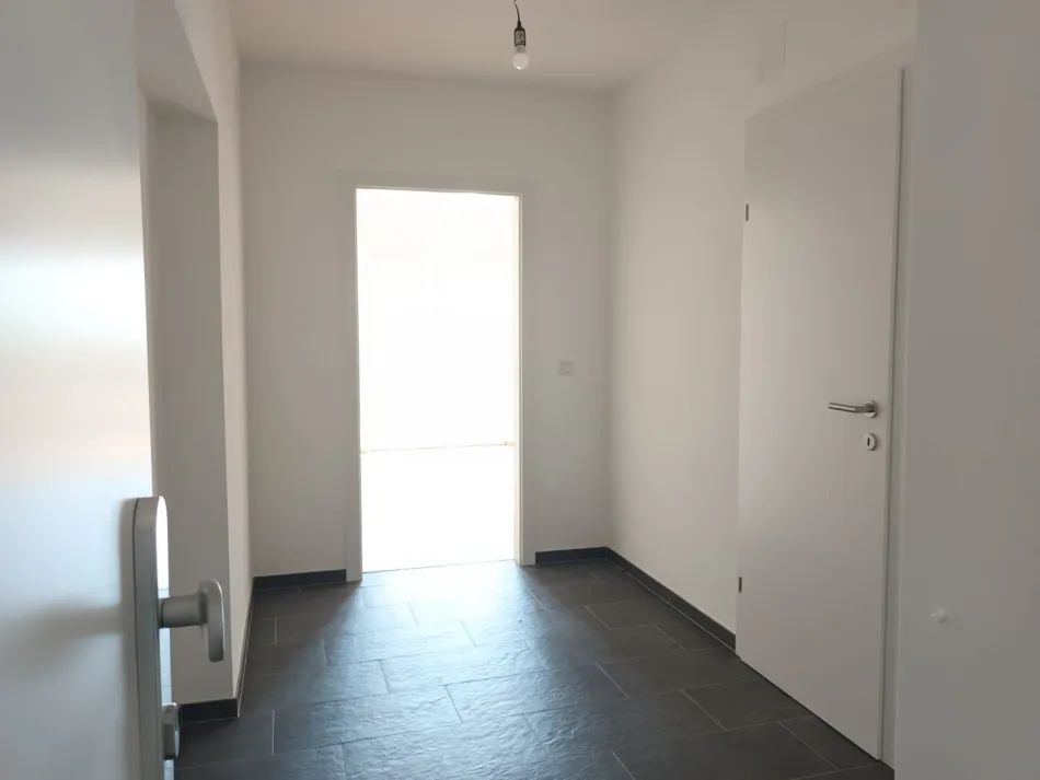 Moderne 4-Zi-Wohnung, vollsaniert - Mietaktion - Bild