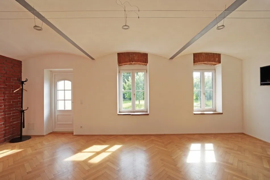 Küche im Landhausstil mit Ausgang auf die Veranda