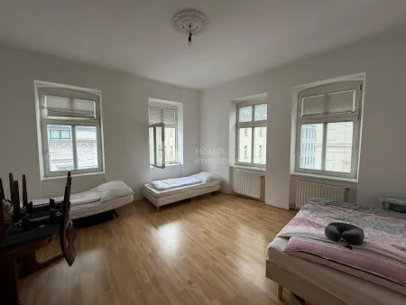 Bestand, mittlere Wohnung – Eckzimmer