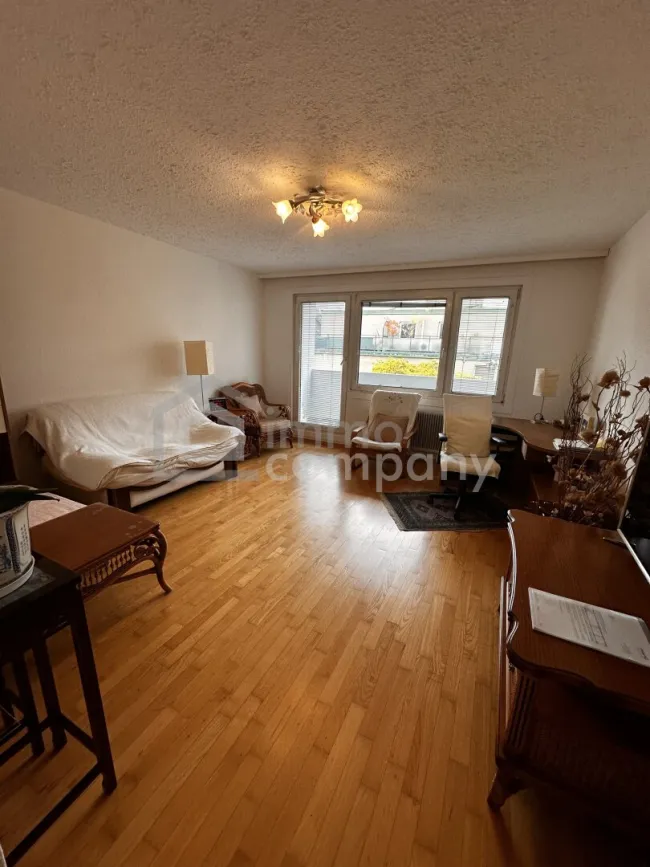 Helle 3-Zimmer-Wohnung mit Loggia, Einbauküche und Stellplatz in 1220 Wien - Bild