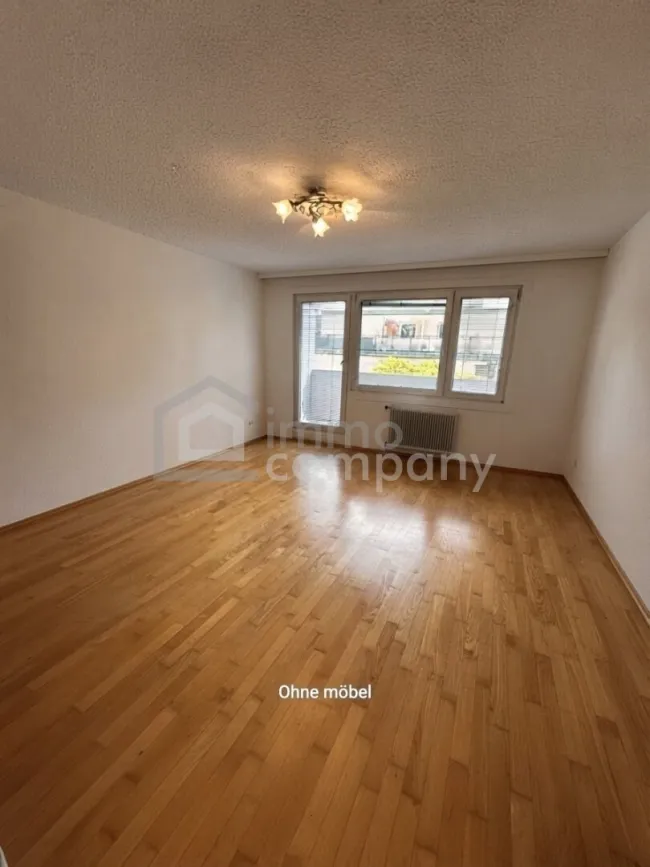 Helle 3-Zimmer-Wohnung mit Loggia, Einbauküche und Stellplatz in 1220 Wien - Titelbild