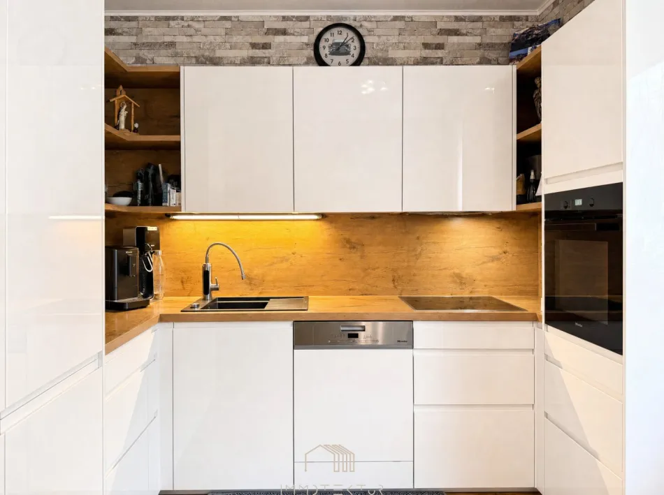 FAMILIEN(T)RAUM : 3-Zimmer-Wohnung mit Garage, 2 Balkonen und PANORAMABLICK - Bild