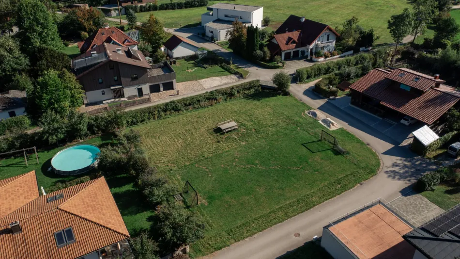 Letztes Baugrundstück in idyllischer Siedlung | Nur 300 m zum See - Bild