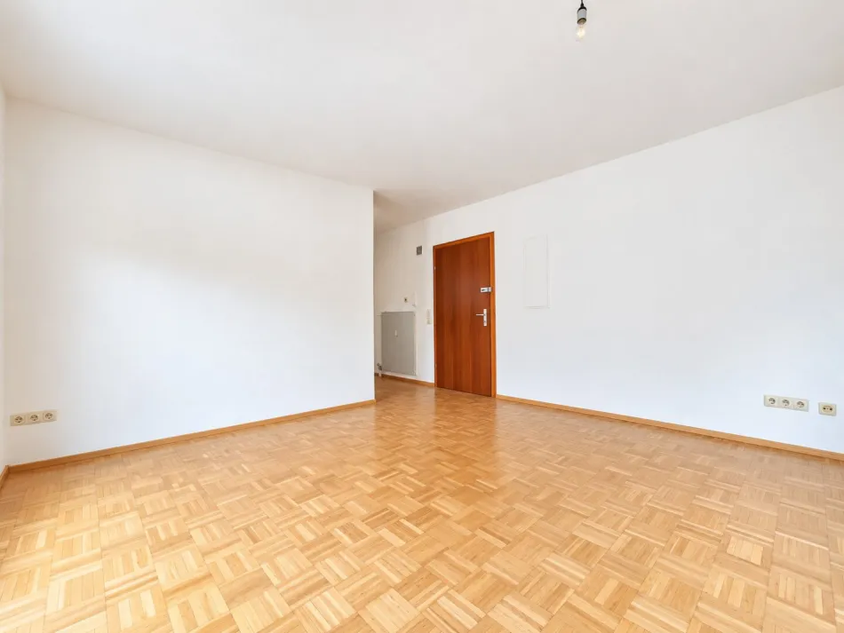 Renovierte 3-Zimmer-Wohnung mit großzügigen Terrassen mitten in Feldkirch! - Bild