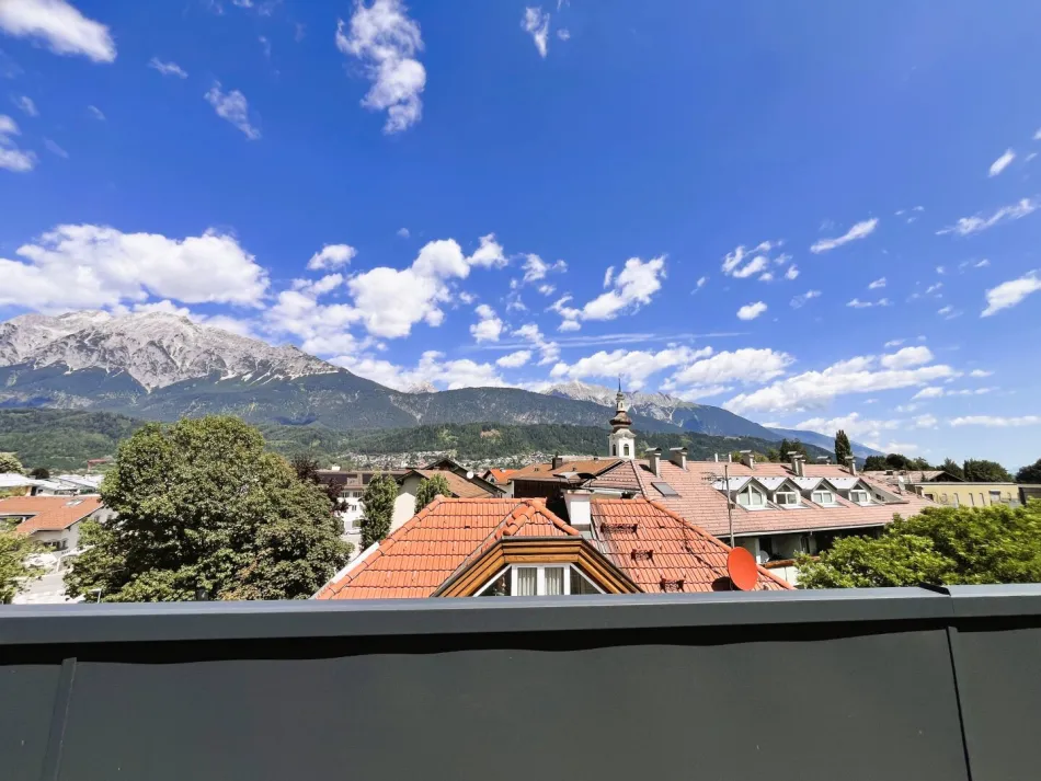 BESTLAGE in WATTENS: Elegantes PENTHOUSE-BÜRO mit offener GALERIE und über 100 m² TERRASSENFLÄCHE ab sofort zu kaufen! - Bild