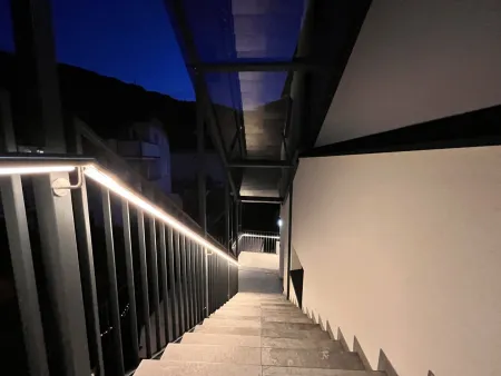 Allgemeines Stiegenhaus (Nachtfoto)