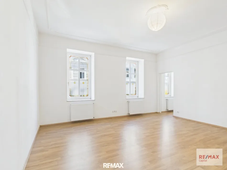 Umfassend sanierte 2-Zimmer-Hochparterrewhg. in 1120 Wien – nahe der U4 und an der Grenze zum 5. Bezirk - Titelbild