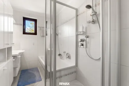 Badezimmer 1. OG