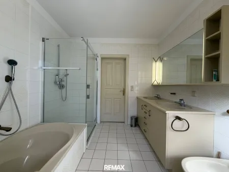 Badezimmer Erdgeschoß