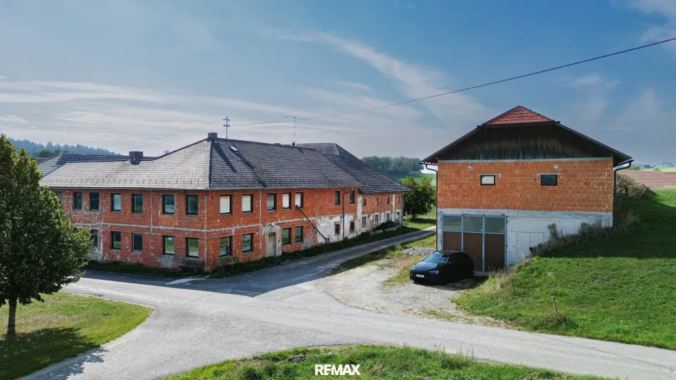 Außenansicht - Hof und Maschinenhalle