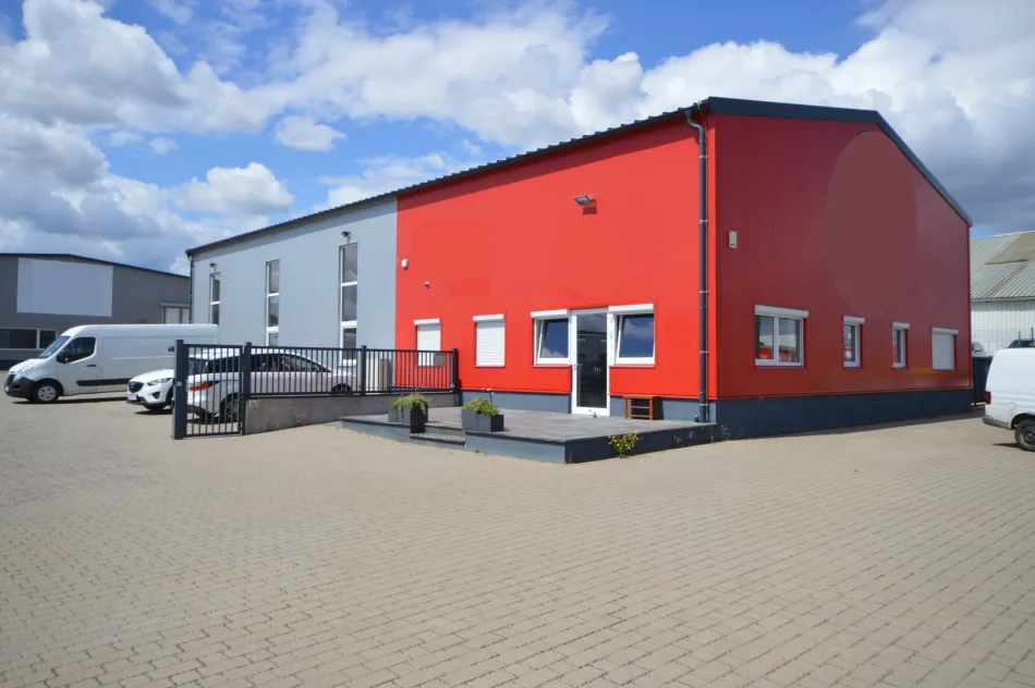 Halle1