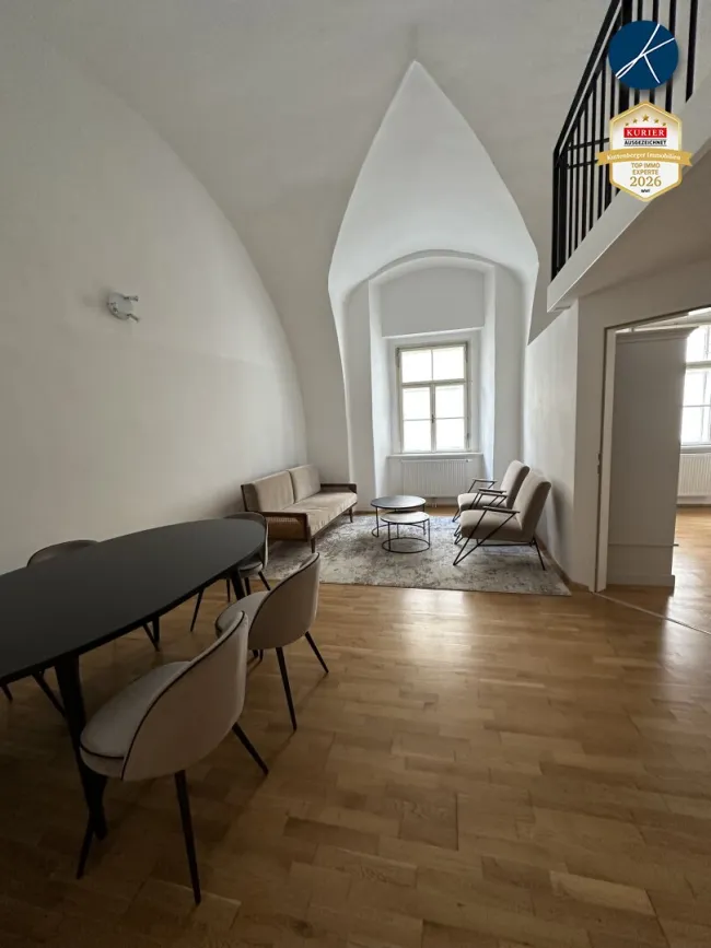 ALTBAUWOHNUNG MIT GALERIE IM ZENTRUM VON KREMS - Bild