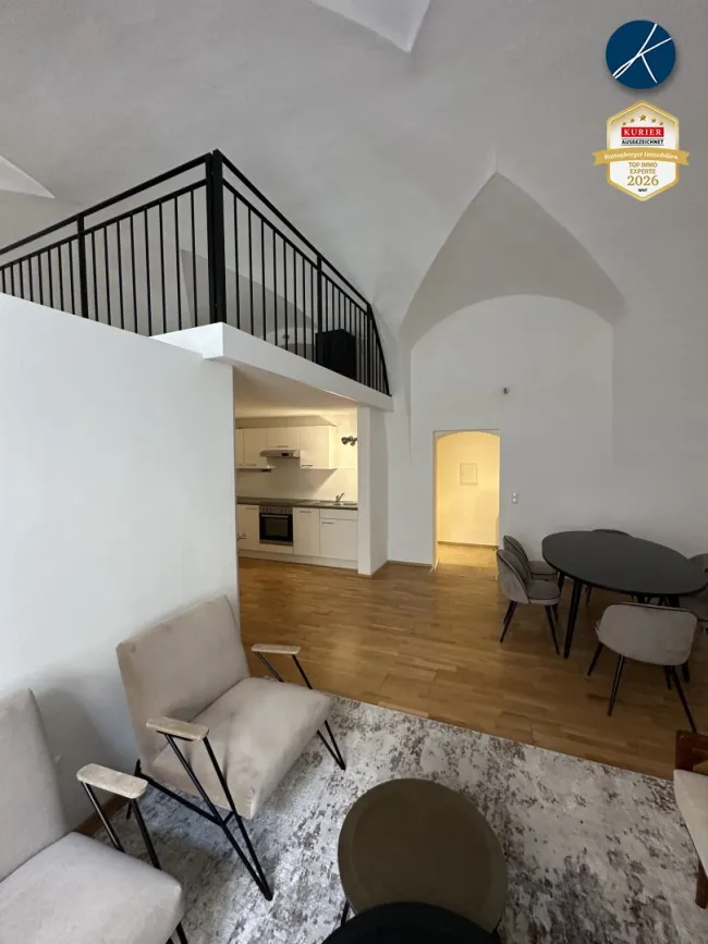 ALTBAUWOHNUNG MIT GALERIE IM ZENTRUM VON KREMS - Titelbild