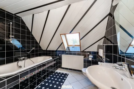 Badezimmer im OG