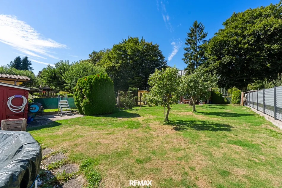Viel Grund in Linz-Keferfeld – mit Pool, Garage & Altbestand - Bild