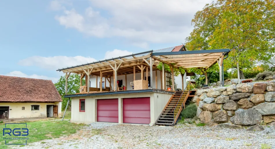 Saniertes Landhaus in Einzellage mit 6.961 m² Grund, Wirtschaftsgebäuden und Werkstätten - Bild