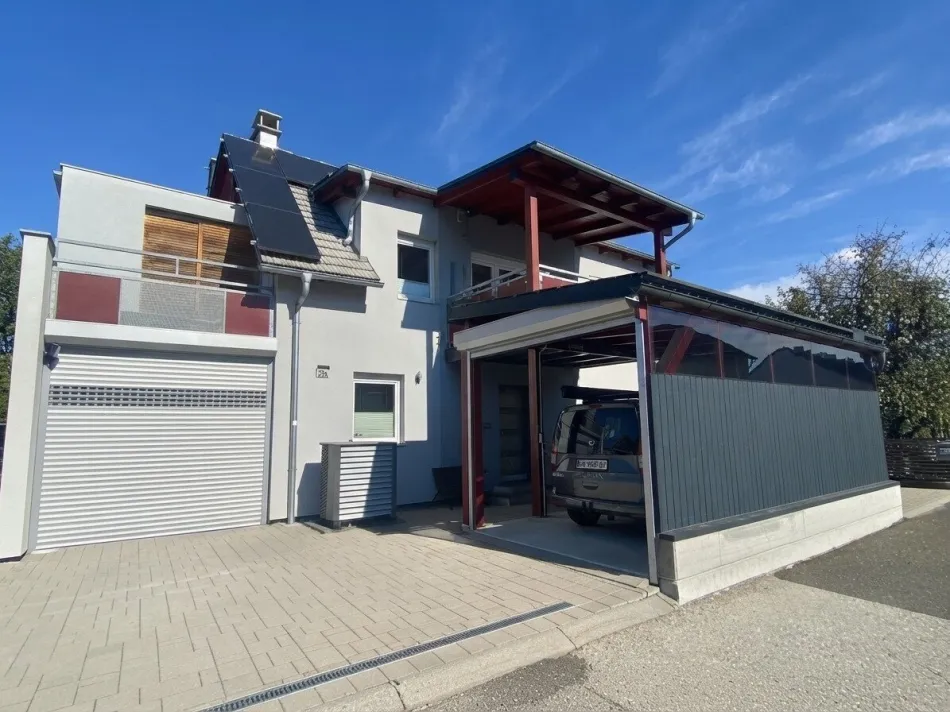 Exklusives Wohngefühl mit zwei großzügigen Dachterrassen und moderner Energietechnik - Titelbild