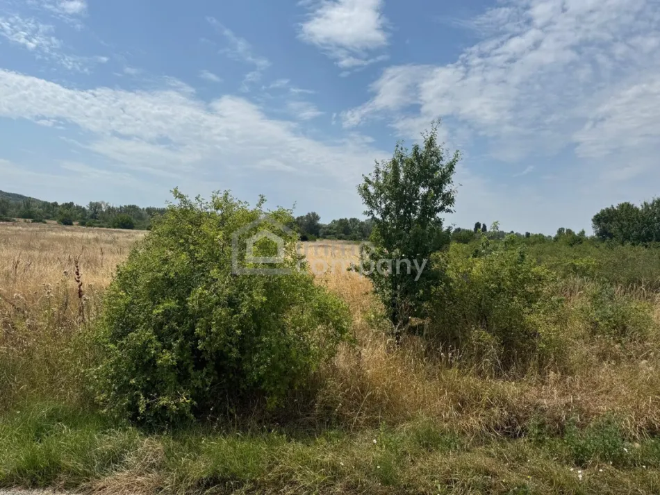 Betriebsbaugrund in Hlohovec/Slowakei: 31.000 m² für Gewerbe und Industrie. - Bild