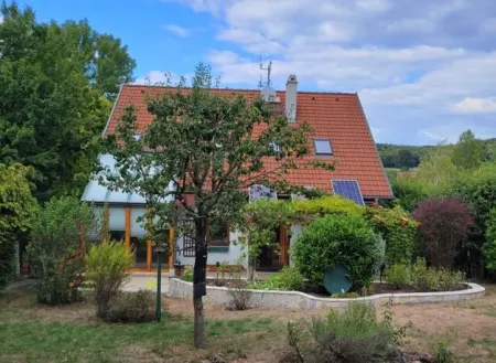Charmantes 5-Zi-Einfamilienhaus in Siegenfeld mit Garten, Garage & Terrasse – 495.000 € - Titelbild