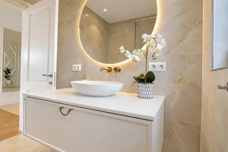 Kompagnon Immobilien GmbH elegantes Badezimmer