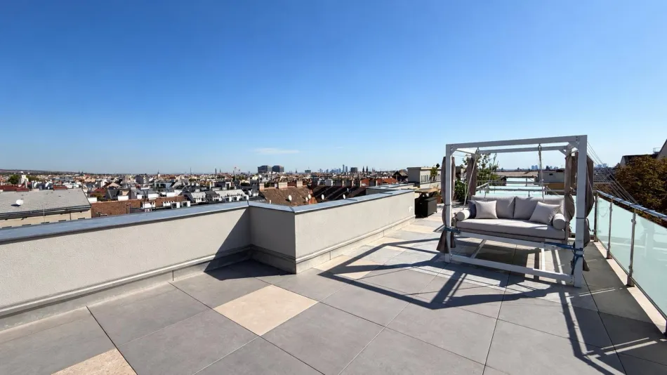 Traumhaftes Dachgeschoss-Juwel in Ottakring: 4 Zimmer, 54 m² Terrassen & grandioser Fernblick! - Titelbild