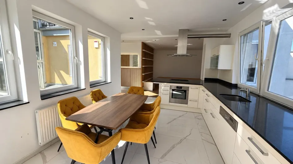 Traumhaftes Dachgeschoss-Juwel in Ottakring: 4 Zimmer, 54 m² Terrassen & grandioser Fernblick! - Bild