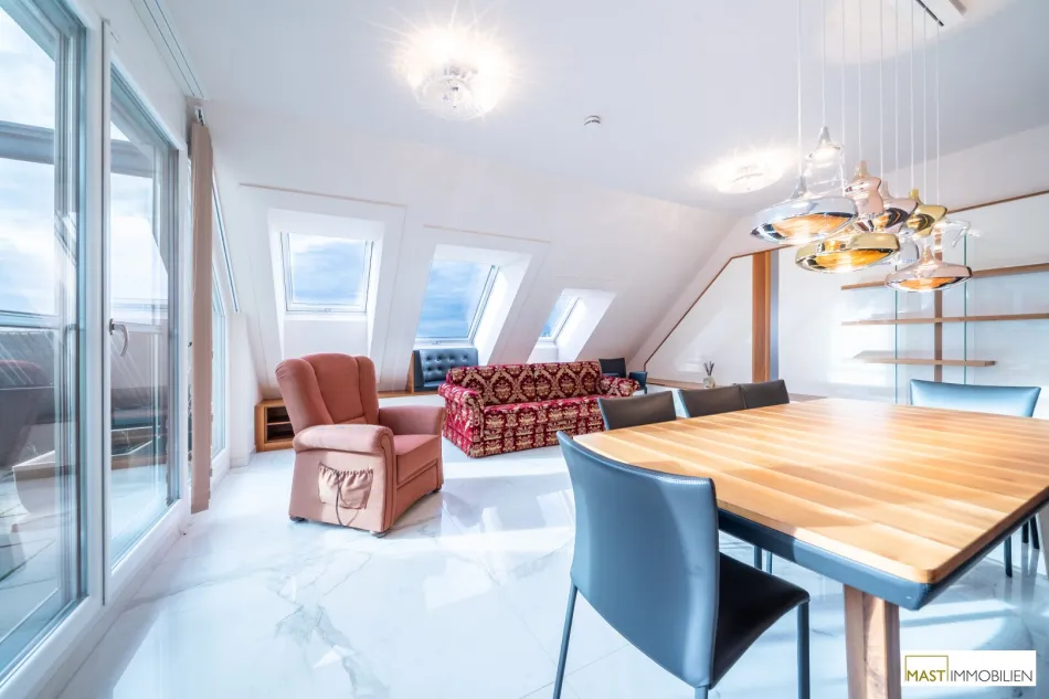 Wohnen mit Weitblick – großzügige Dachgeschoßwohnung mit ca. 31 m² Terrasse, direkt am Kagraner-Platz - Titelbild