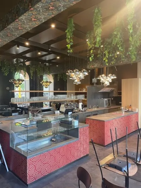 Neu adaptiertes Cafe Konditorei Restaurant auf frequentiertem zentralen Hauptplatz im 2. Bezirk - Bild
