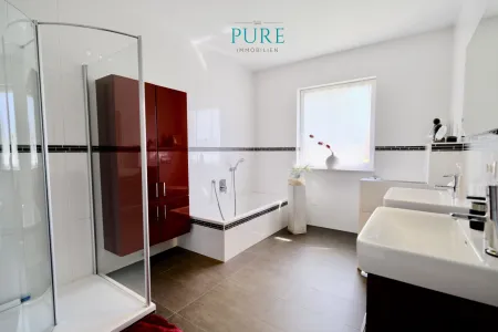 Traumbad mit Duschkabine, Wanne & WC