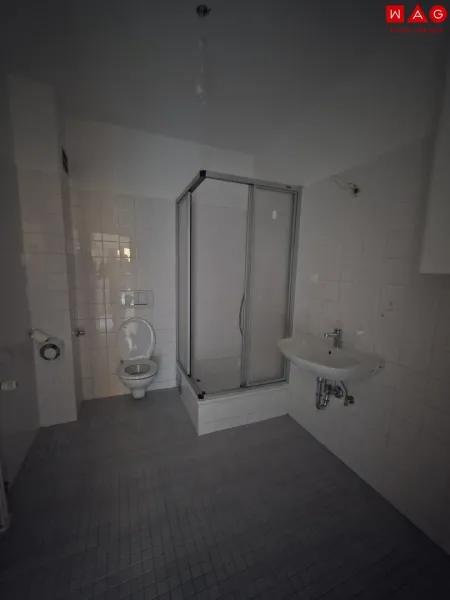 Bad mit WC und Dusche