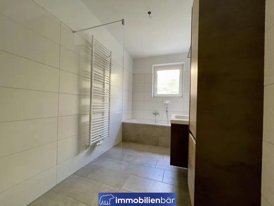 Traumhafte 4-Zimmer Wohnung mit Balkon - Bild