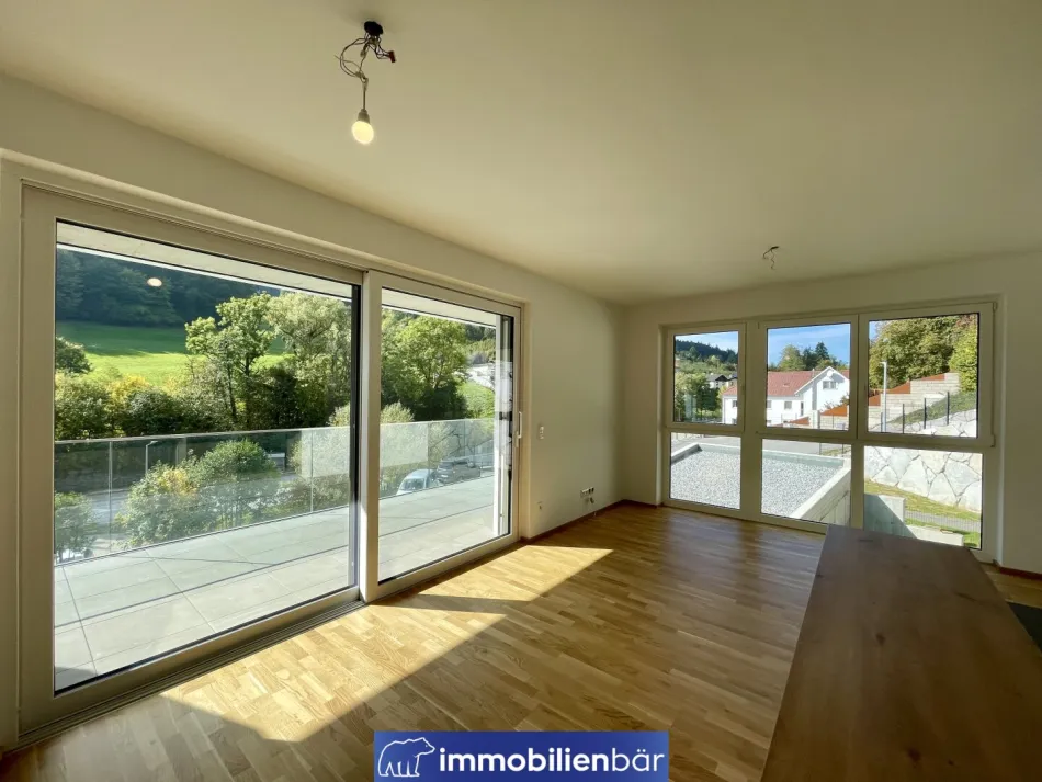 Traumhafte 4-Zimmer Wohnung mit Balkon - Titelbild