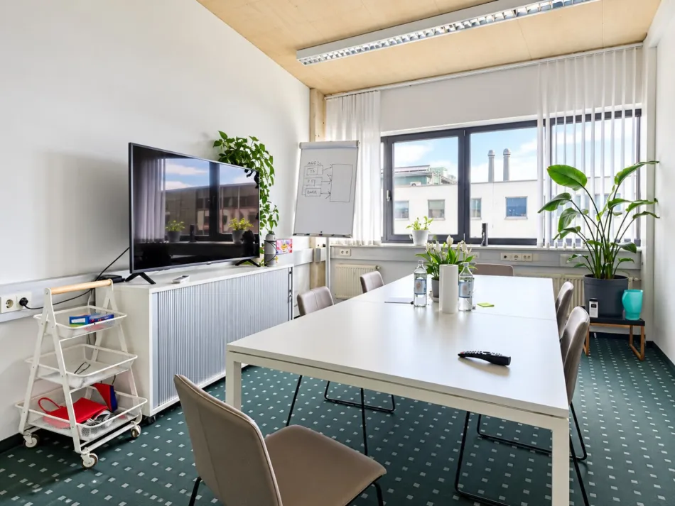 Klimatisierte Bürofläche 126 m² mit Parkplätzen zu vermieten! - Bild