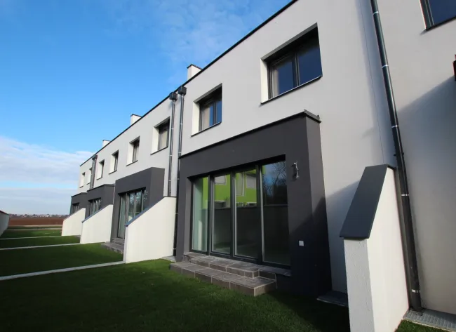 ANLEGERHAUS: Moderne vermietete Traumimmobilie in Strasshof - 5 Zimmer, Garten, Terrassen und mehr für nur 349.000,00 €! - Titelbild