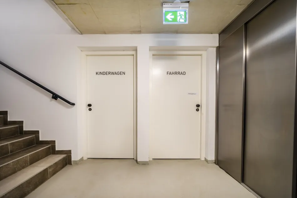 ***2-Zimmer-Neubauwohnung inklusive Küche mit Südbalkon in absoluter Ruhelage auf Eigengrund*** - Bild