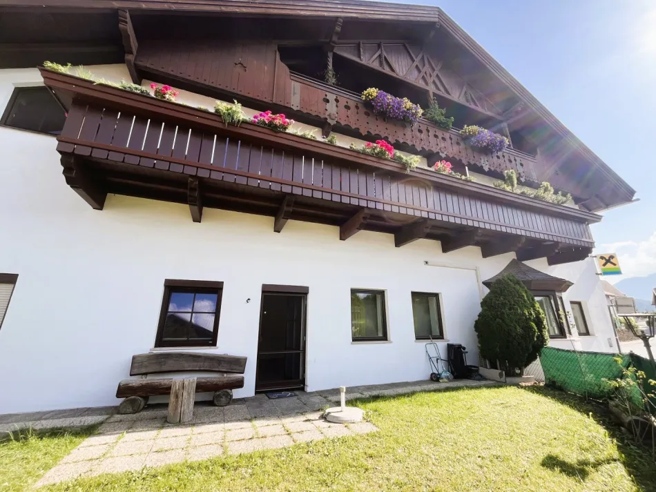 NEU RENOVIERT: Wunderschöne 2-Zimmerwohnung mit ca. 117m² großem Garten NAHE INNSBRUCK zu kaufen! - Bild