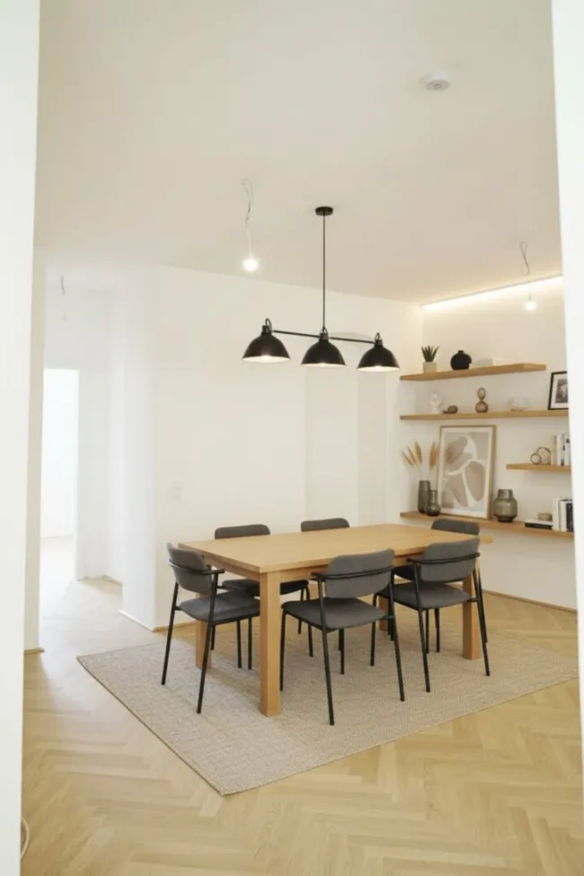 Helle 3 Zi Altbauwohnung im 2 OG mit großer Aussenfläche - Die Schokoladenfabrik - Titelbild